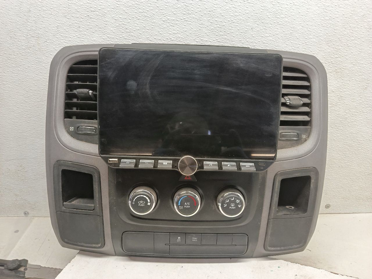 RAM1500 2014 Audio Equipment Radio 4165787