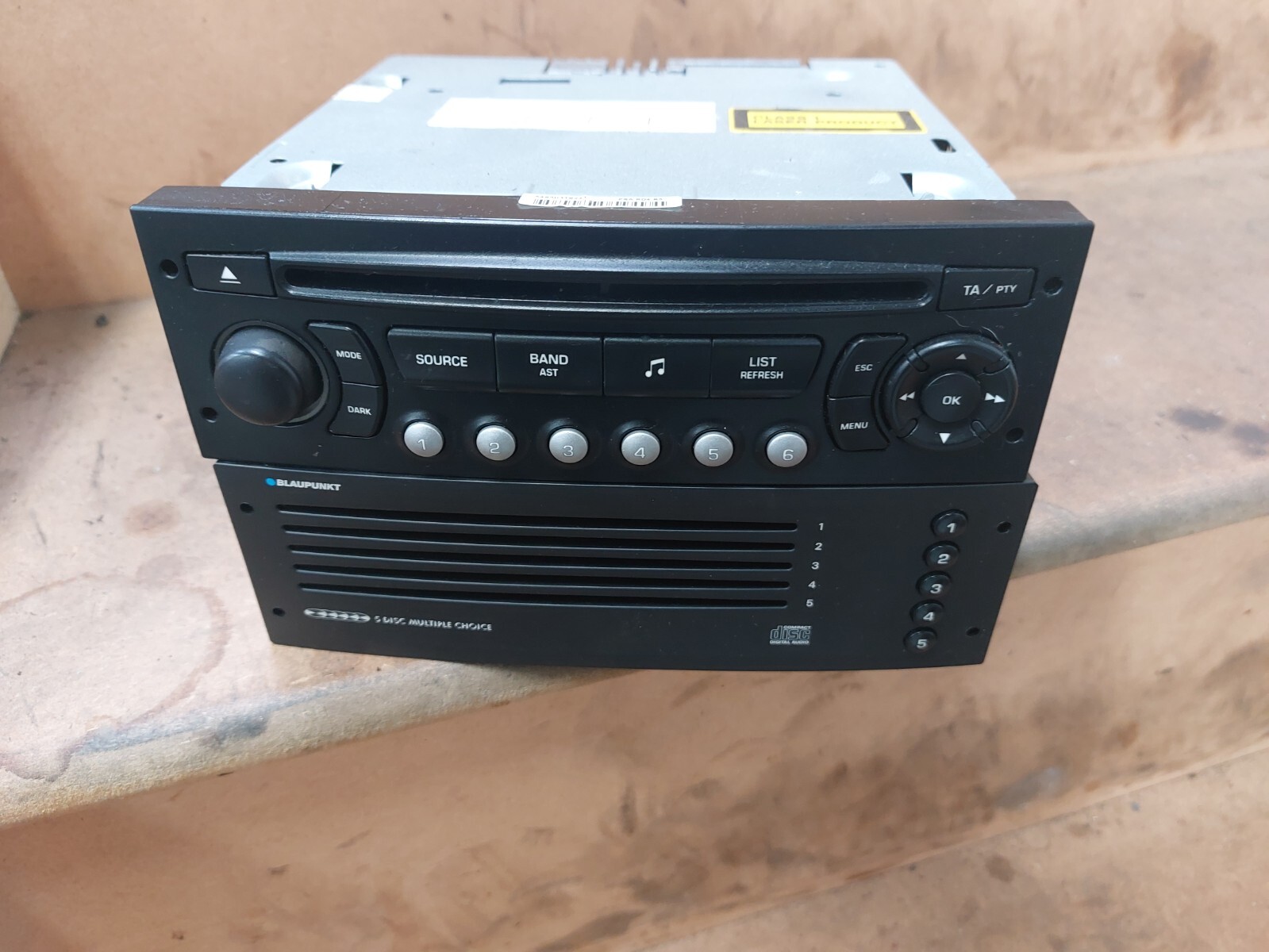 CITROEN C4 VTS STANDARD STEREO / RADIO / CD CHANGER BLAUPUNKT FACELIFT RD4 N1