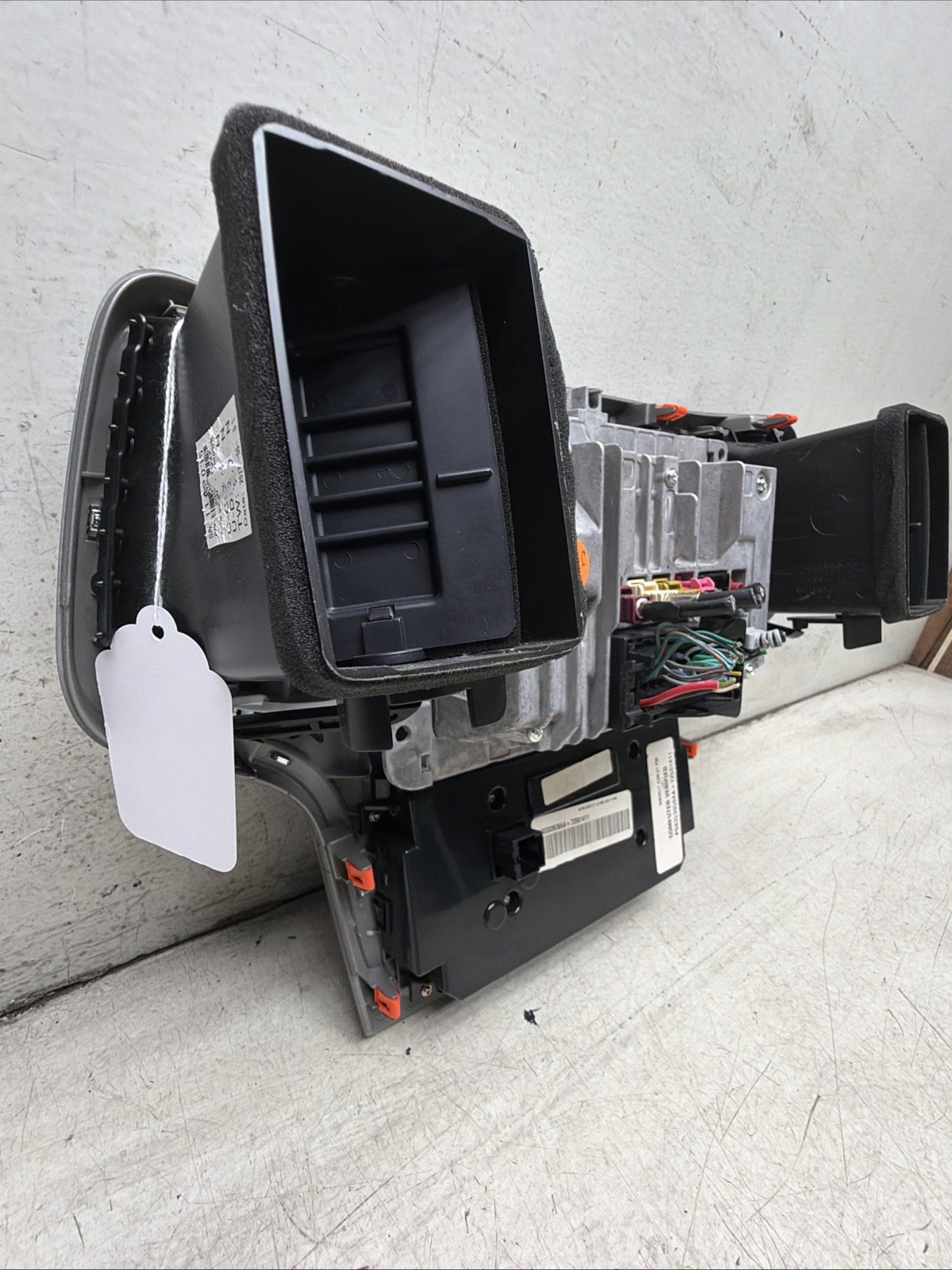 *14-18 JEEP GRAND CHEROKEE VP4 Media Radio Ctr. w/LCD SCREEN 68306656AM OEM L316