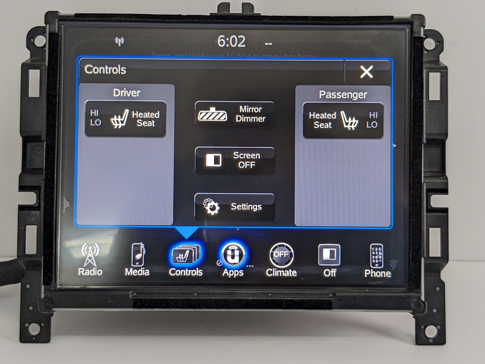 15-17 Chrysler 200 VP3 NA 8.4″ Touch Screen Multi Media AM FM Radio WITH CODE