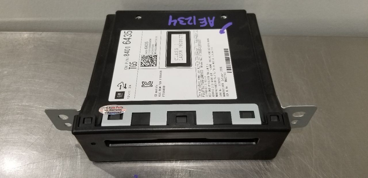 17 GMC SIERRA 1500 RADIO AUDIO DISC PLAYER 84016435