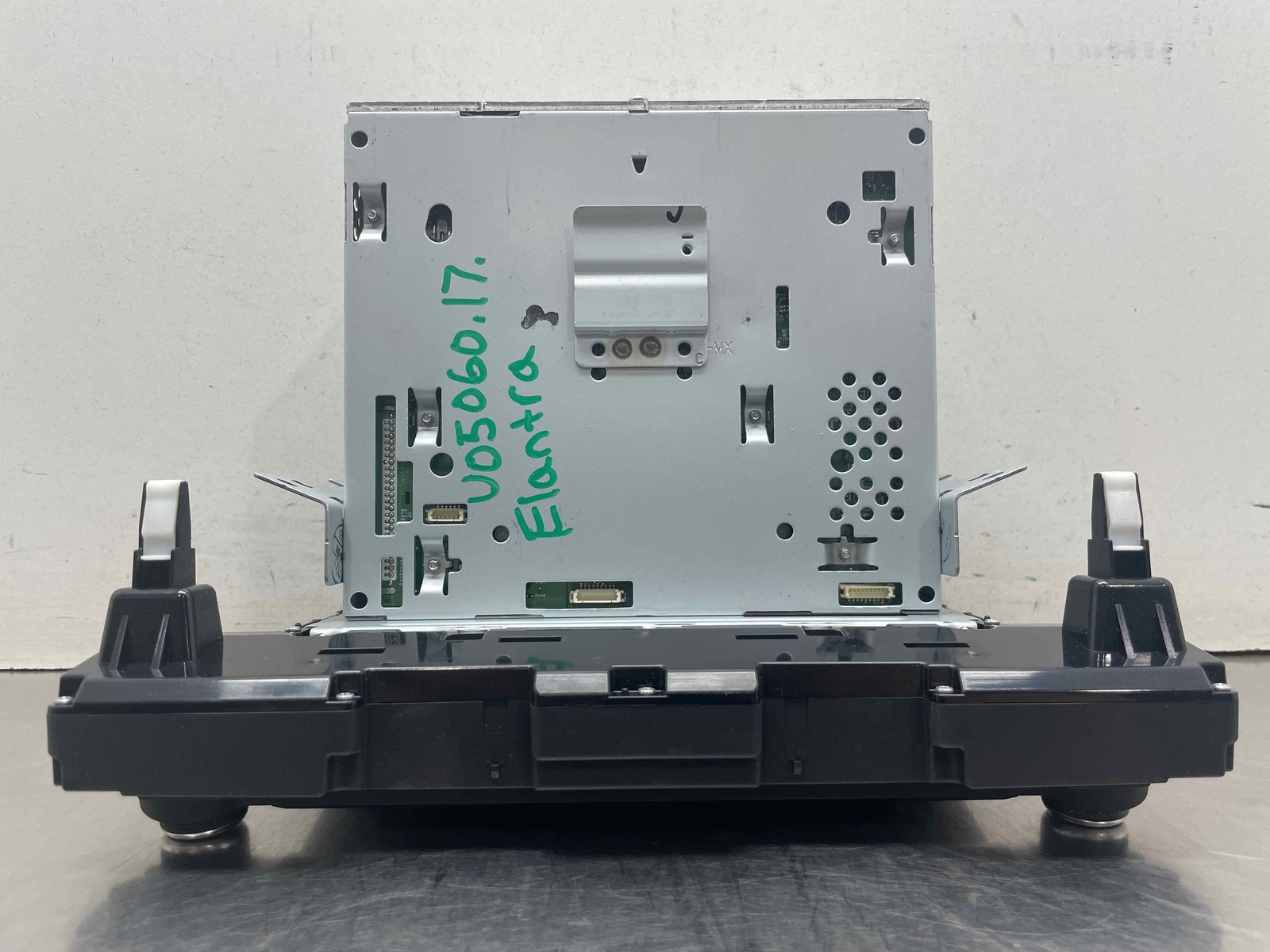 2017 Hyundai Elantra Sedan OEM AM/FM Radio Receiver CD Player 96170-F2110UAT 18