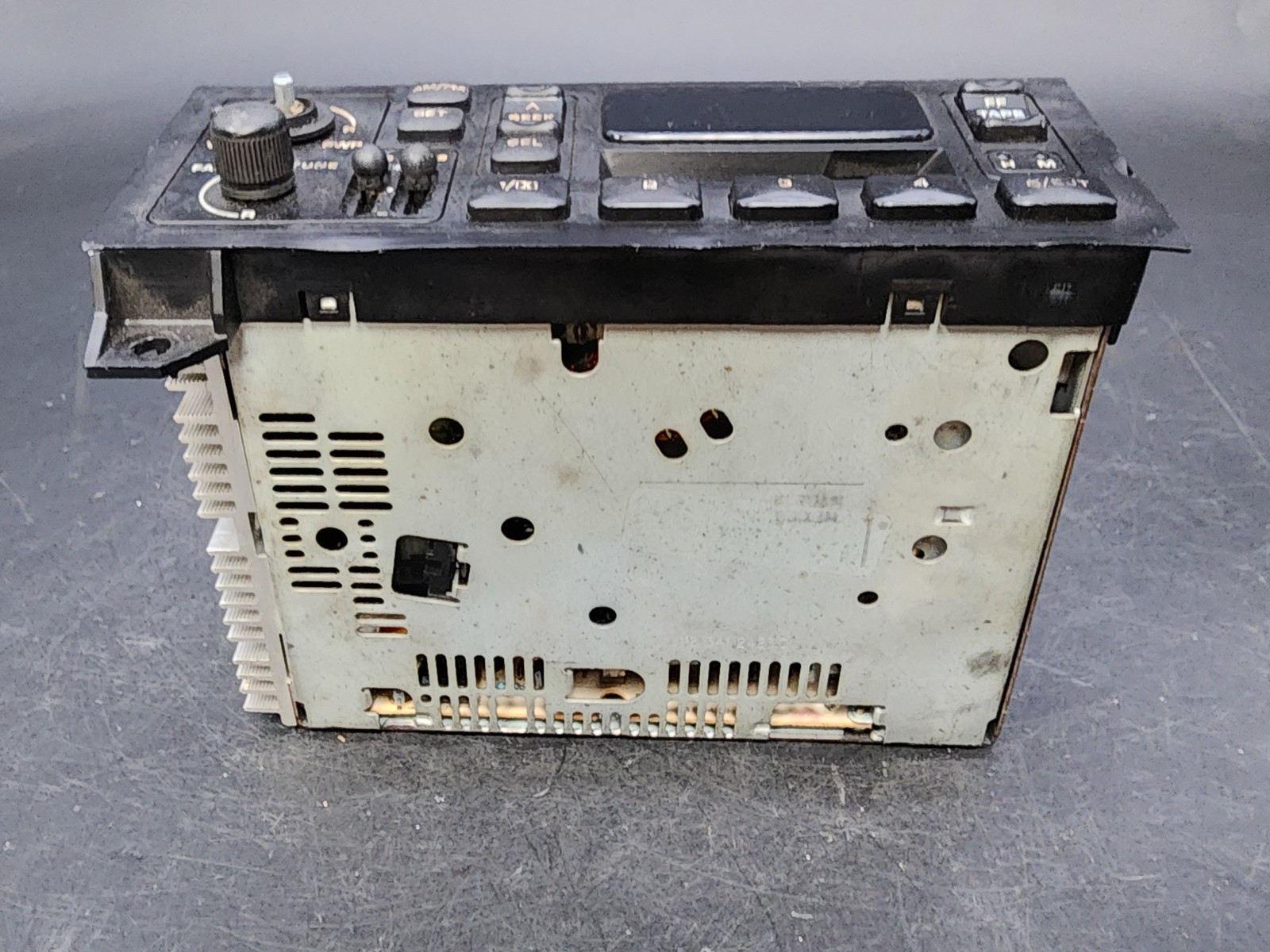 OEM 88-02 Chrysler Dodge Jeep AM FM Radio Cassette Player P04858556 Used