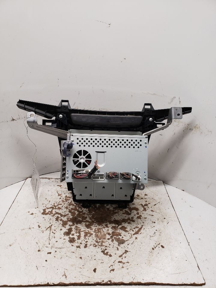 2011-2012 Honda Odyssey Radio Canada Market Audio Assembly LX OEM 1401062