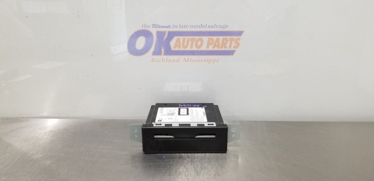 17 GMC SIERRA 1500 RADIO AUDIO DISC PLAYER 84016435