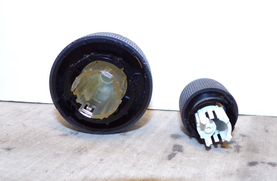 08 09 Saturn Ion Vue Radio Cd Knob Set 25920408 WEX06