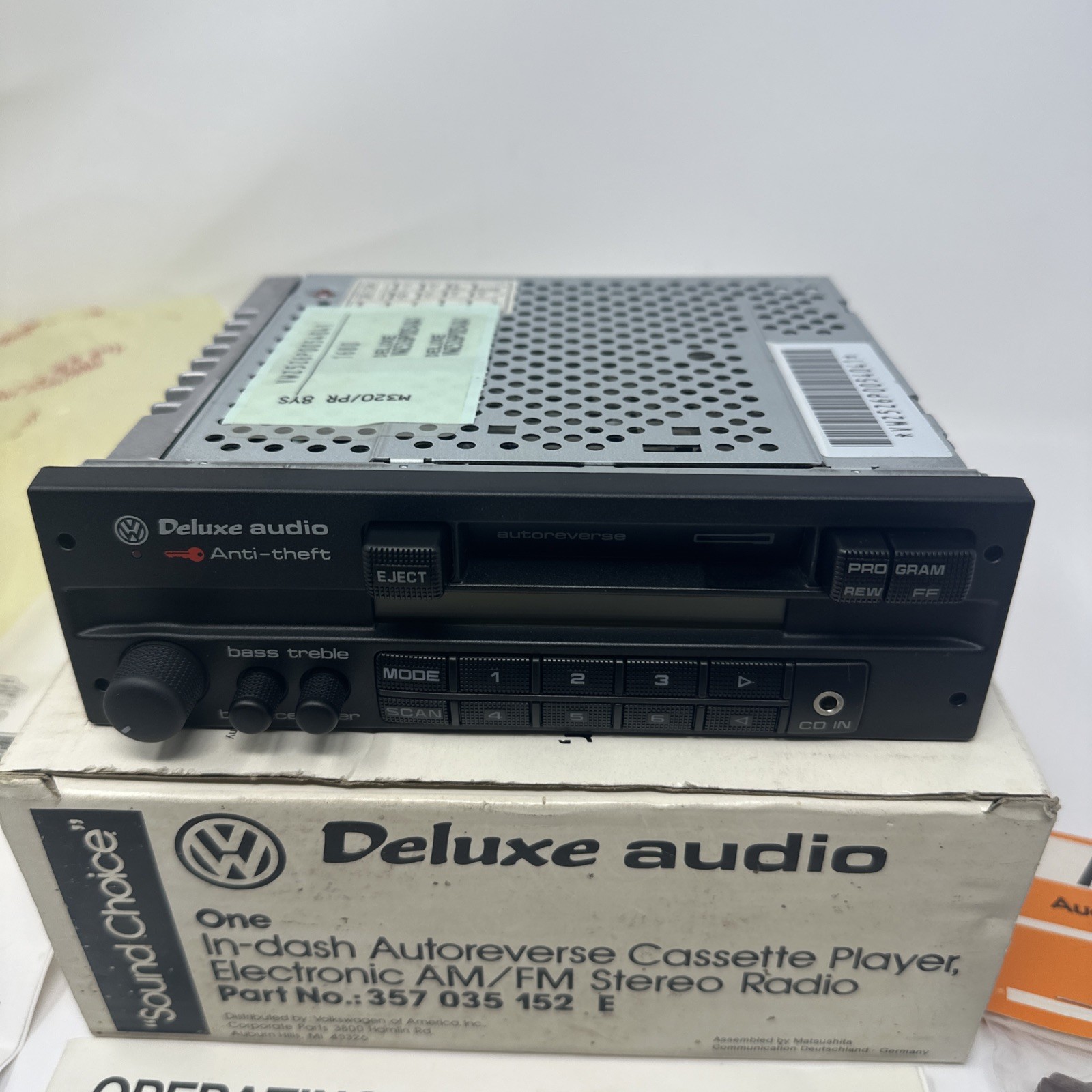 Volkswagen Duluxe Audio Factory Head Unit Cassette Player 90’s (357 035 152E)