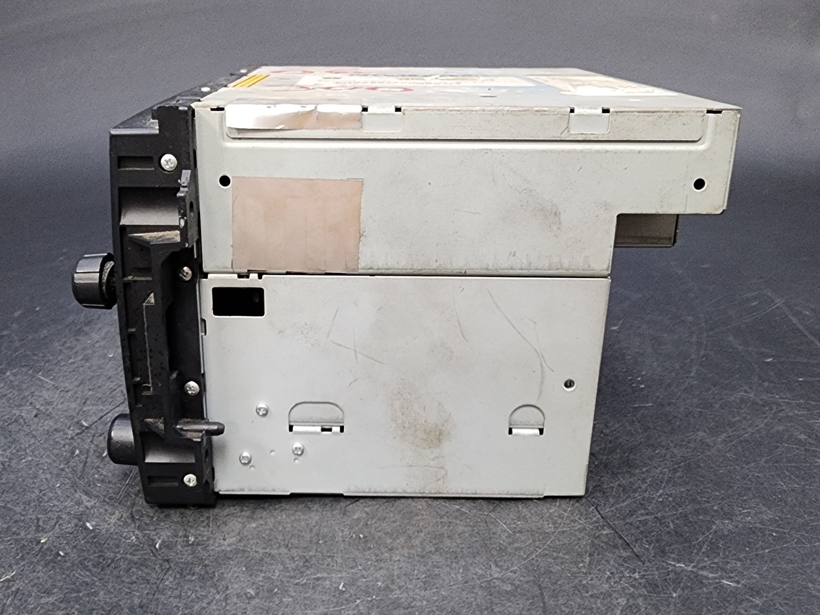 OEM 05 Jeep Dodge Chrysler REC MP3 6-CD AM FM NAV Radio P56038646AL Used