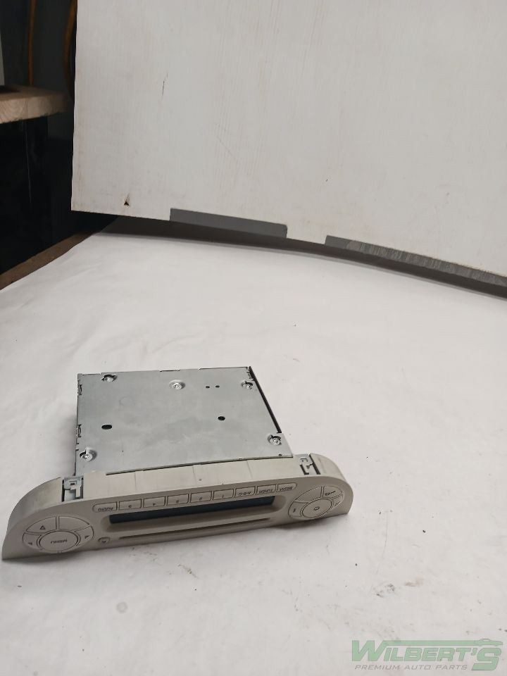 Audio Equipment Radio 2 Door AM-FM-CD-MP3 Fits 12-17 FIAT 500 12586584