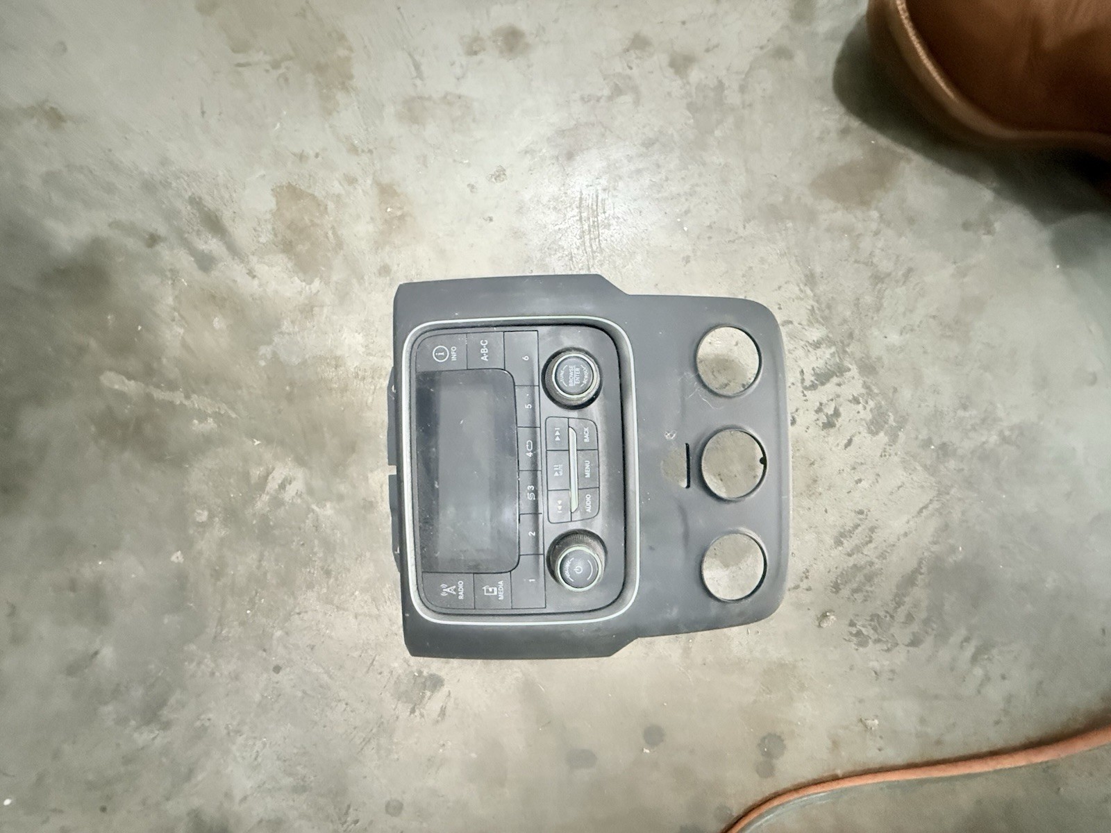 OEM Ram 1500 2500 3500 Radio Head Unit with Dash Bezel (2013-2018)
