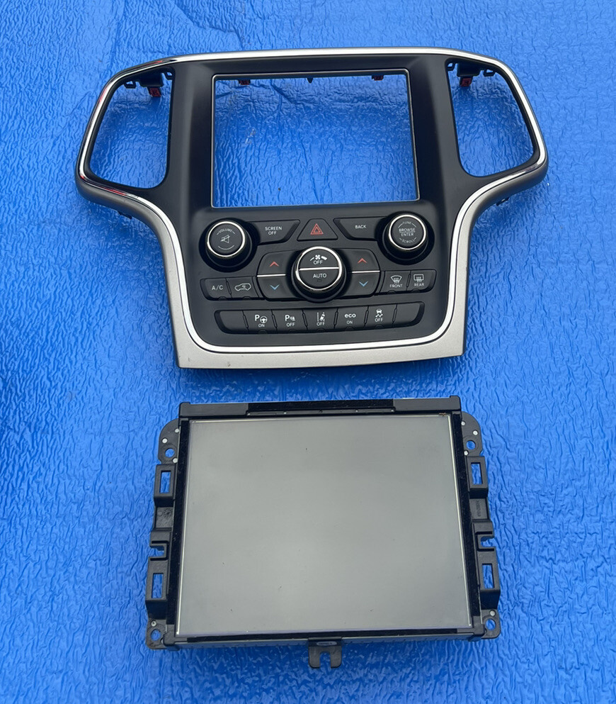 17 Jeep Grand Cherokee 8.4” Radio Touchscreen Display VP4 Uconnect 68270661AE