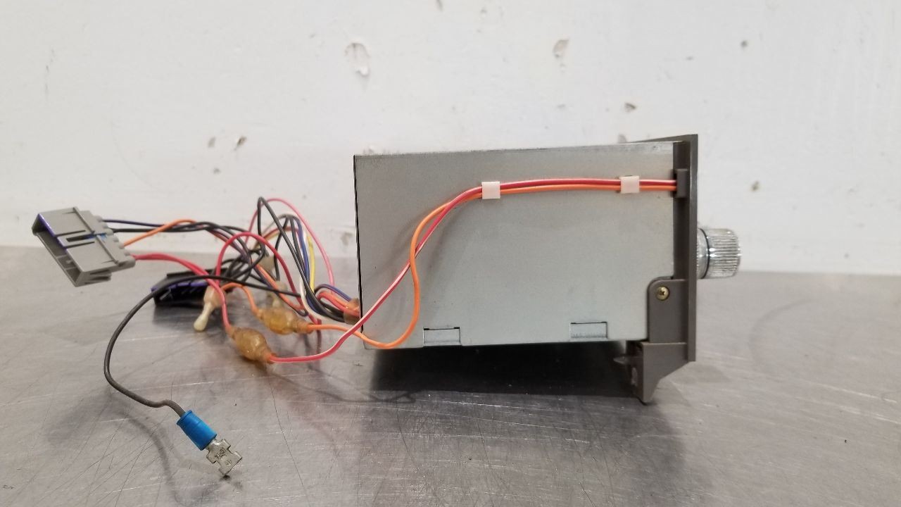 86 DODGE 100 RADIO AUDIO RECEIVER HEAD UNIT AUDIOVOX 85-CP-CXP/C