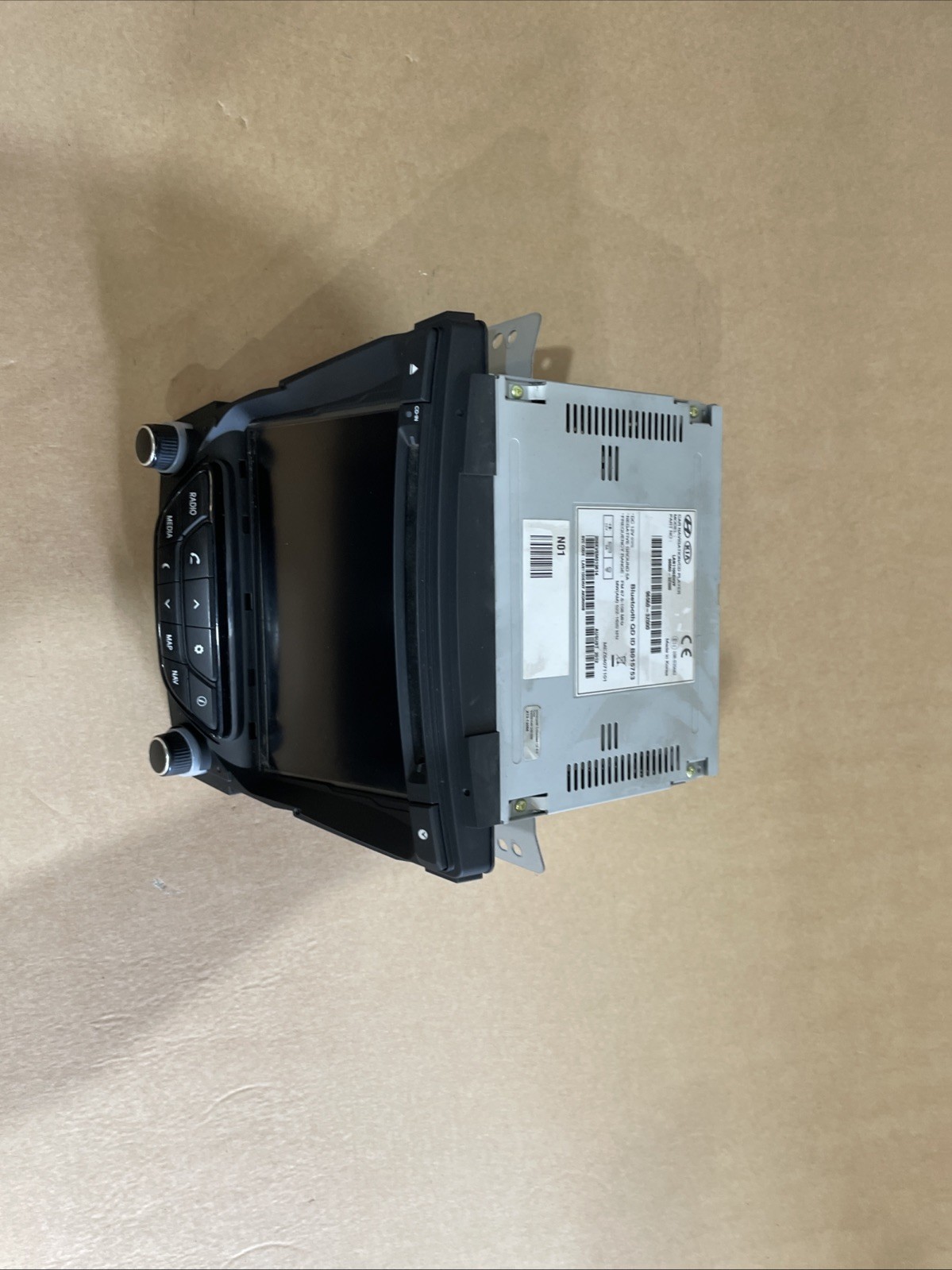 HYUNDAI i40 BLUETOOTH SAT NAV NAVIGATION TOUCH SCREEN CD PLAYER 96560-3Z000