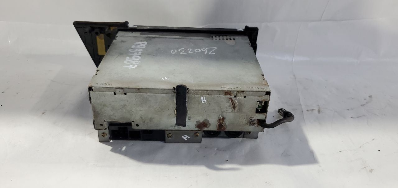 1988 1989 Nissan 300ZX OEM Radio Audio AM FM Minor Damage 2811525p00