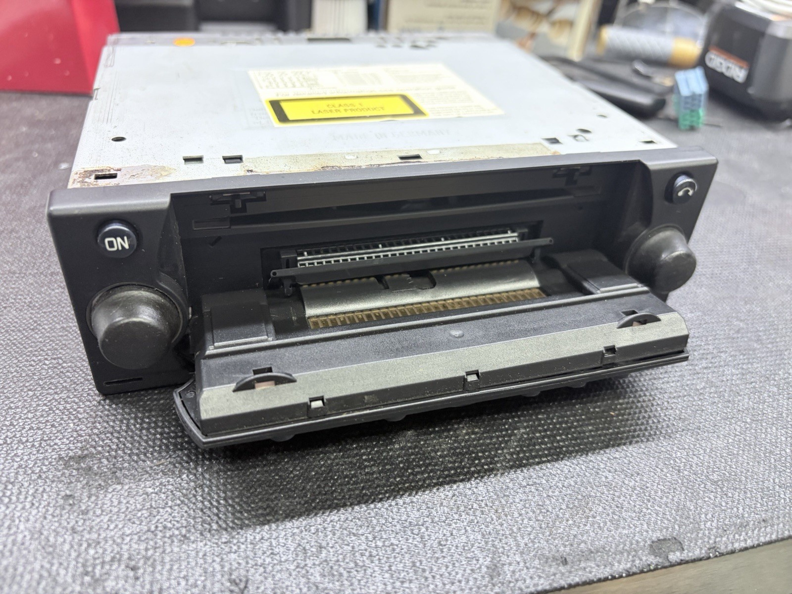 1999-2002 Porsche Boxster 986 Am Fm Radio CDR-22O CD Player 99664512500 OEM