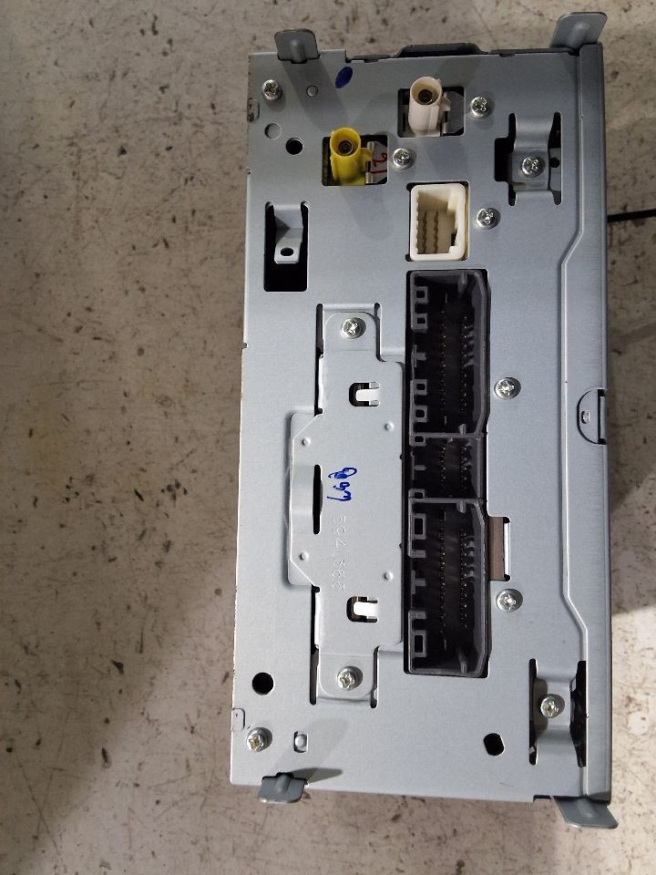2012 Jeep Grand Cherokee Radio Receiver Face Plate ID RHB