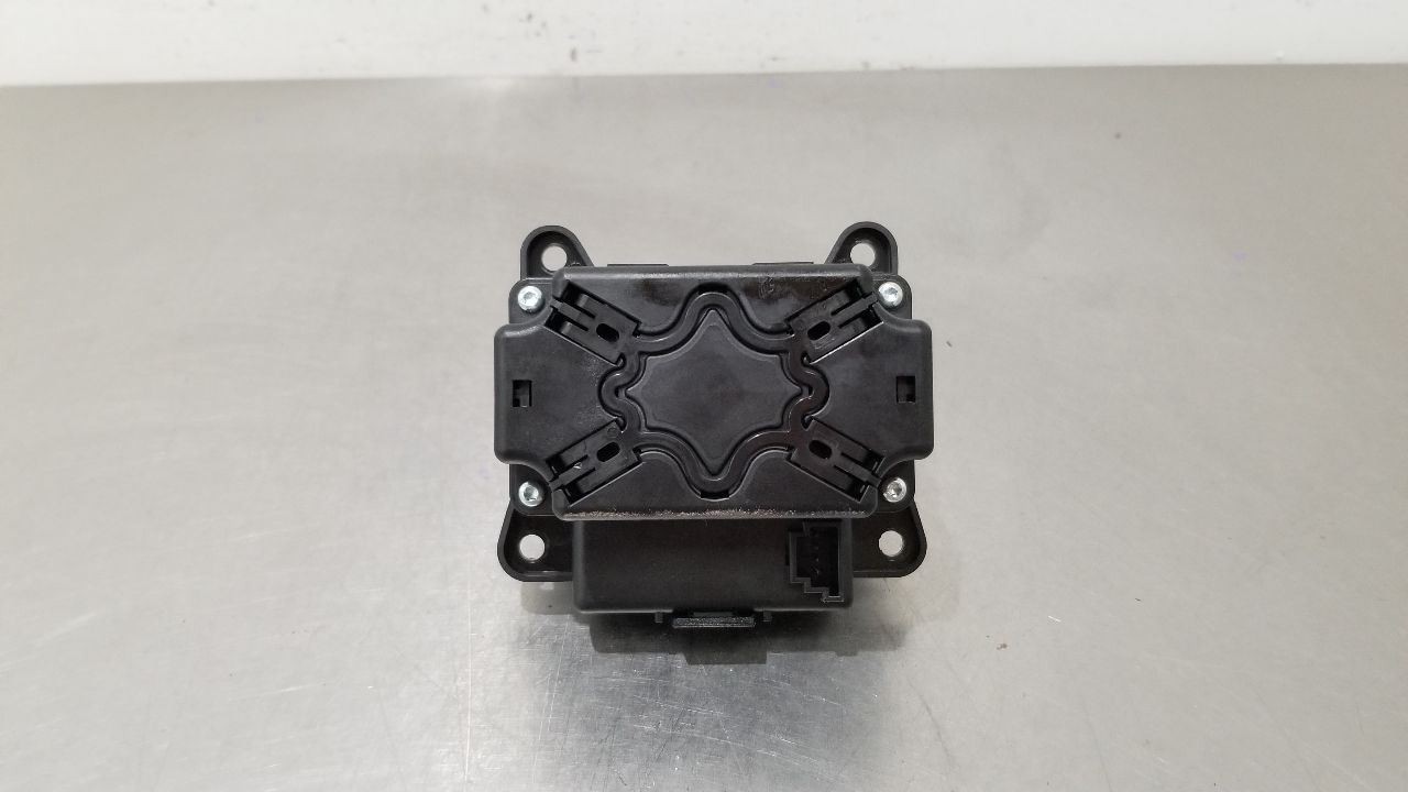 14 MERCEDES BENZ ML63 AMG X166 RADIO AUDIO CONSOLE MOUNTED CONTROLLER 1669002909