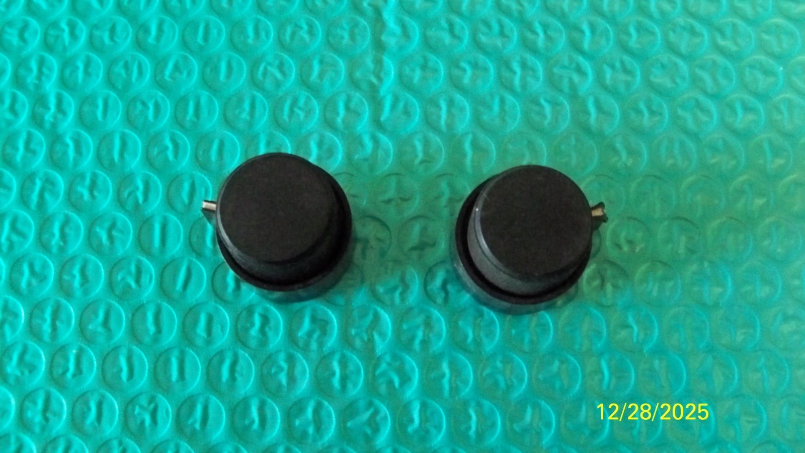 1983 to 1993 Delco GM 2000 Series Radio Knob Set – Matte Black