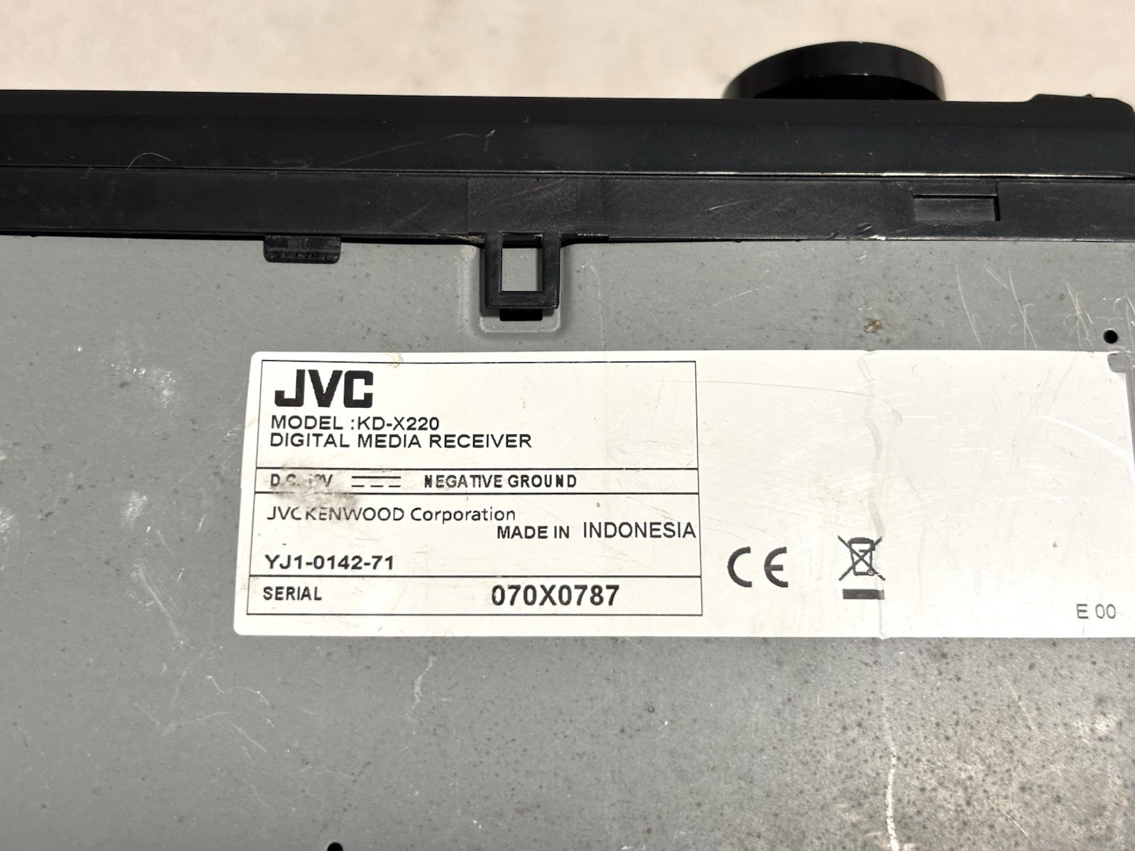 JVC KD-X220 WMA MP3 WAV FLAC FRONT USB/AUX iPod MEDIA PLAYER